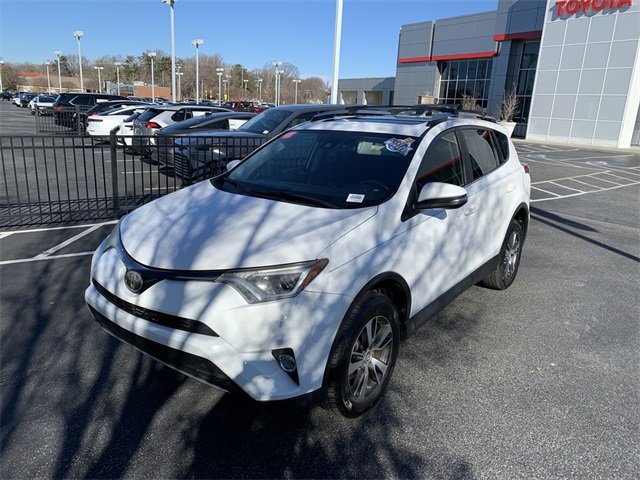 2017 Toyota RAV4 XLE's photo