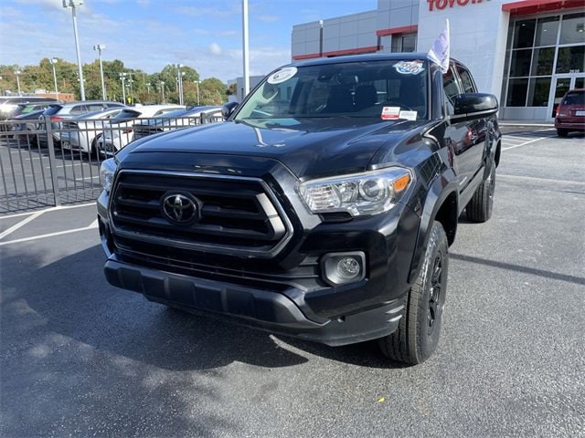 2022 Toyota Tacoma SR5's photo