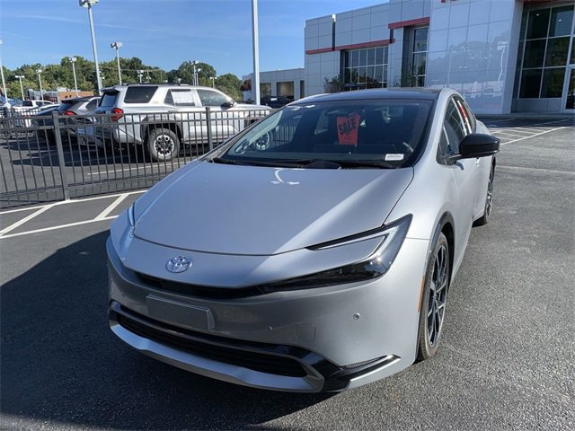 2025 Toyota Prius XSE Premium's photo