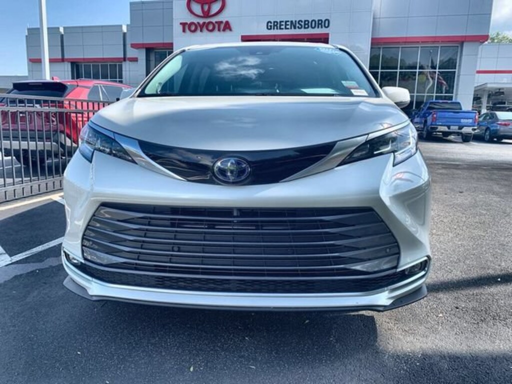 Used 2021 Toyota Sienna Limited 7 Passenger Passenger Van