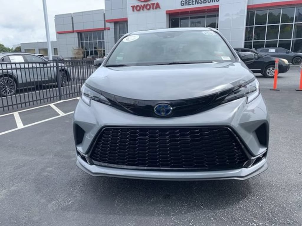 Certified 2025 Toyota Sienna XSE 7 Passenger Passenger Van
