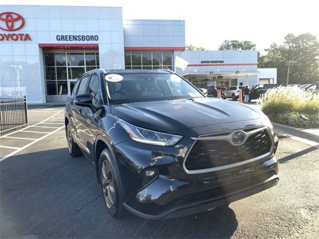 Certified 2023 Toyota Highlander Hybrid XLE Bronze Sport Utility
