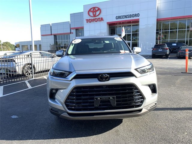 2024 Toyota Grand Highlander Platinum photo 3