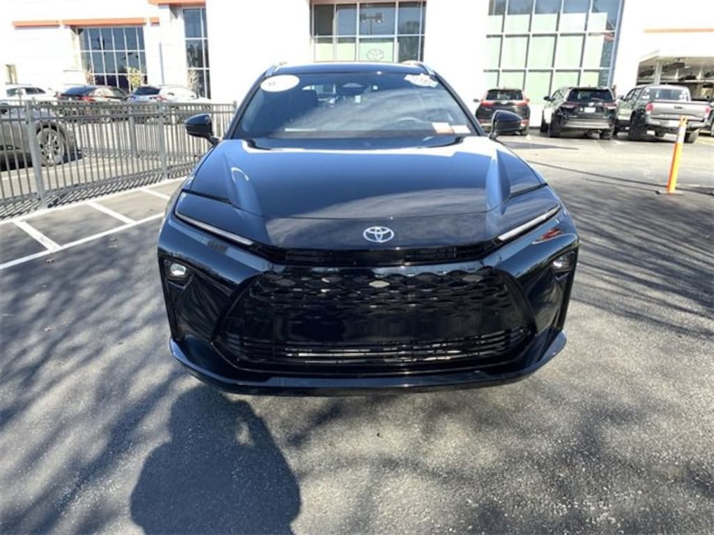 Used 2025 Toyota Crown Signia XLE Sport Utility