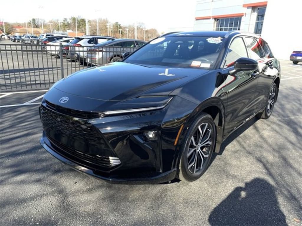 Used 2025 Toyota Crown Signia XLE Sport Utility