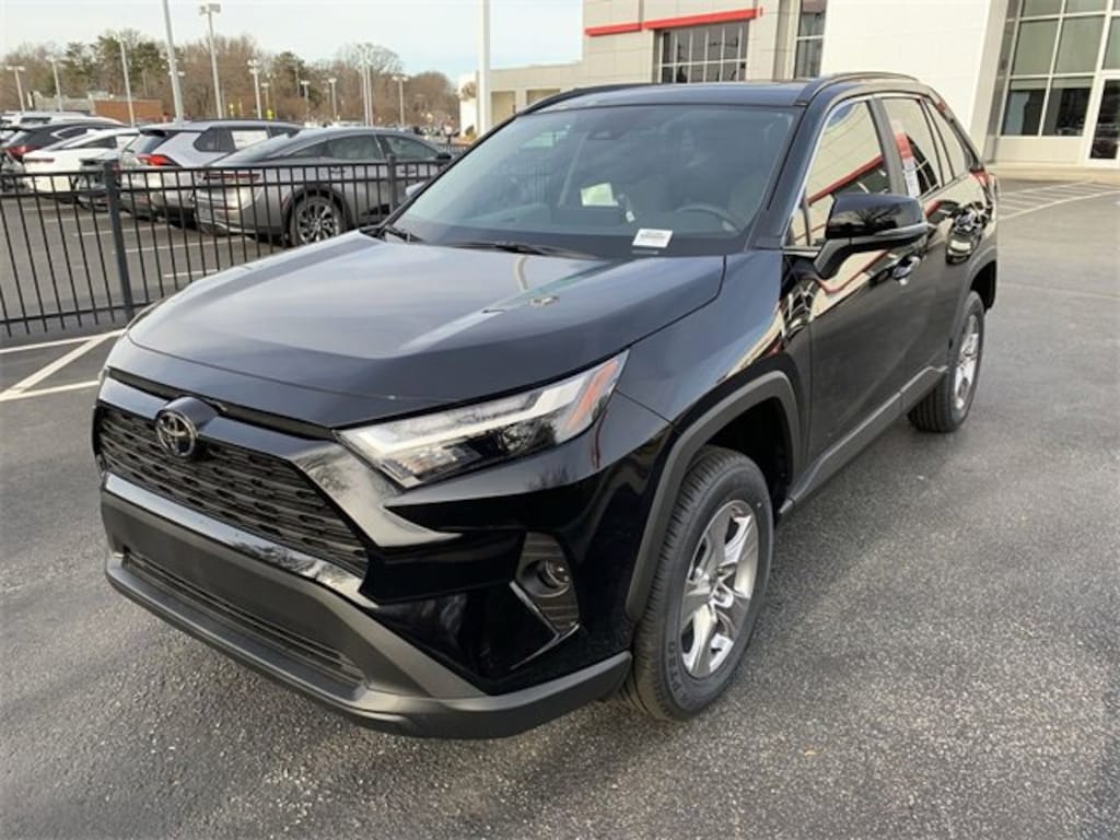 New 2025 Toyota RAV4 XLE XLE FWD SUV