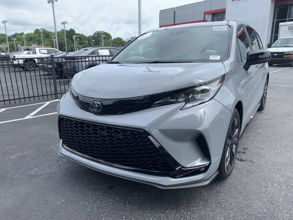 Certified 2025 Toyota Sienna XSE 7 Passenger Passenger Van