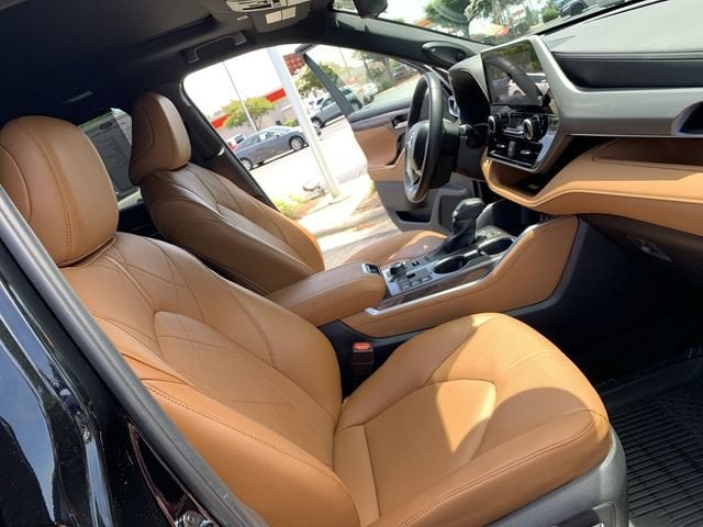 2025 Toyota Highlander Platinum - Photo 14
