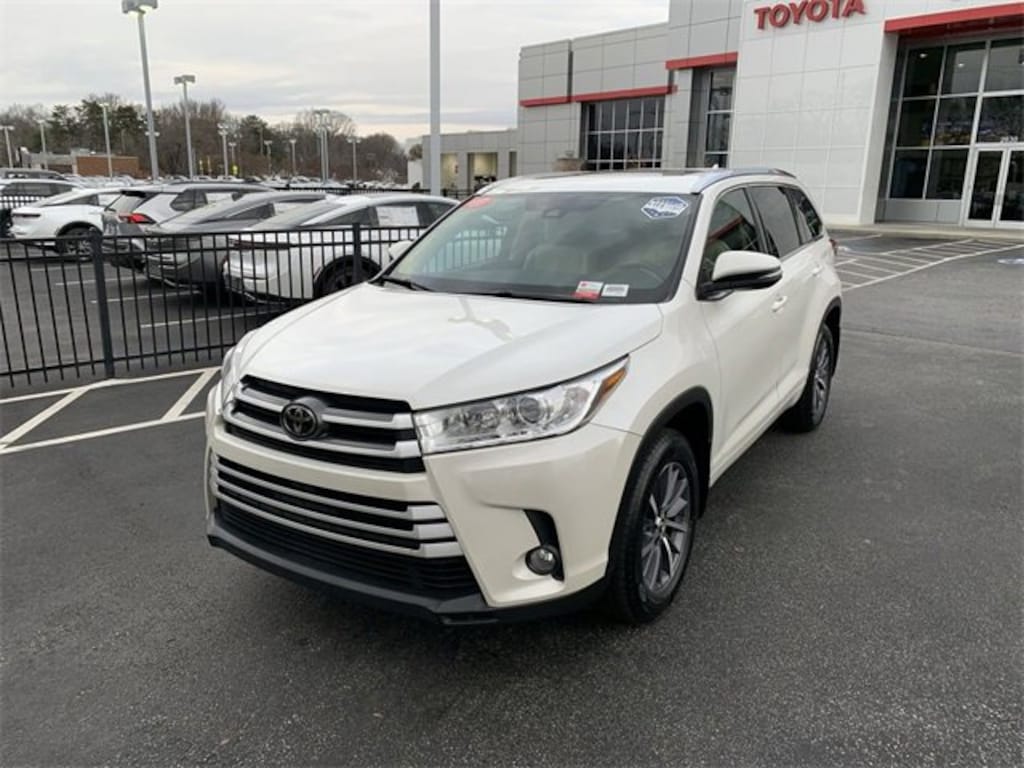 Certified 2017 Toyota Highlander XLE V6 Sport Utility
