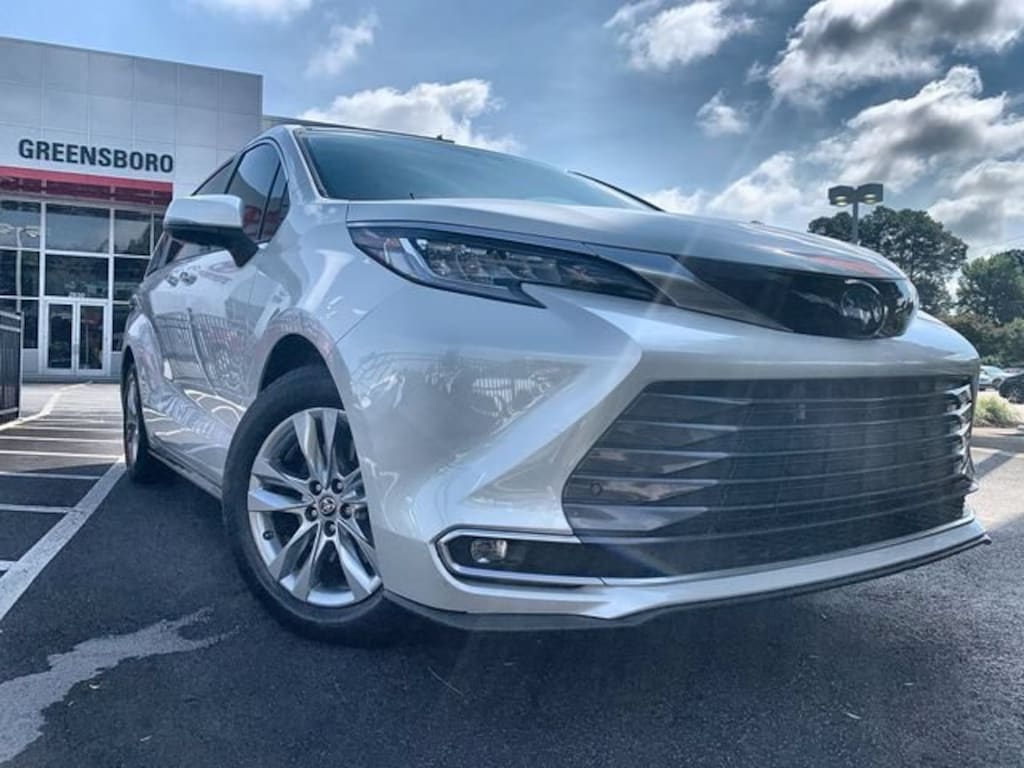 Used 2021 Toyota Sienna Limited 7 Passenger Passenger Van