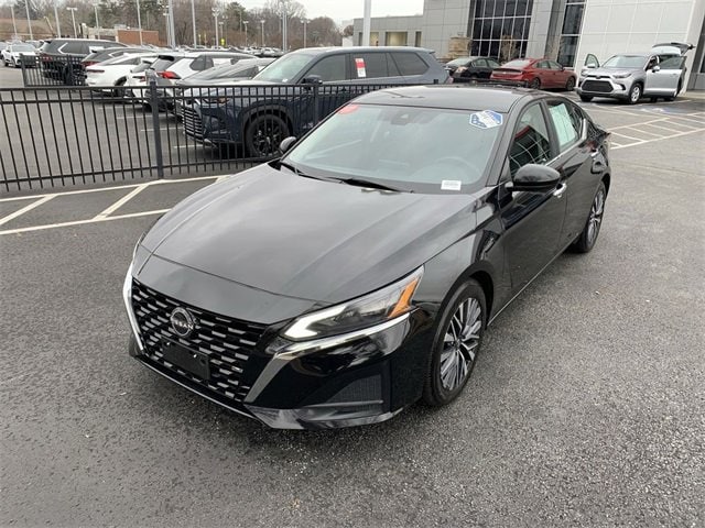 2023 Nissan Altima SV's photo