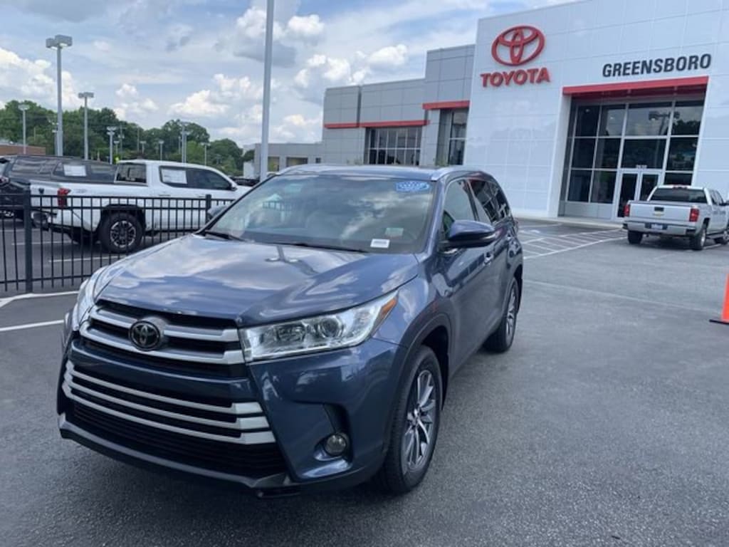 Used 2019 Toyota Highlander XLE V6 Sport Utility