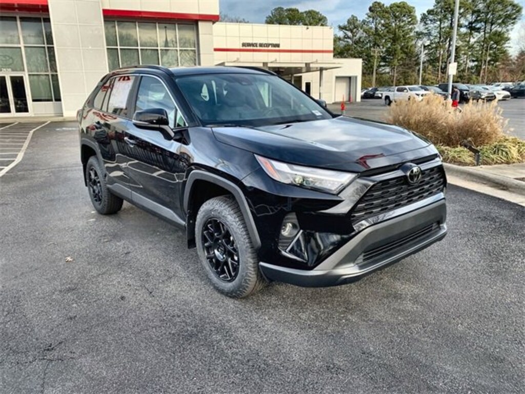 New 2025 Toyota RAV4 XLE XLE FWD SUV