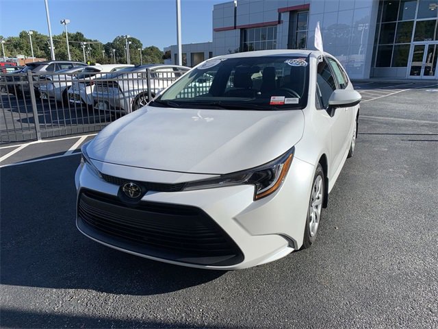 2025 Toyota Corolla LE photo 4