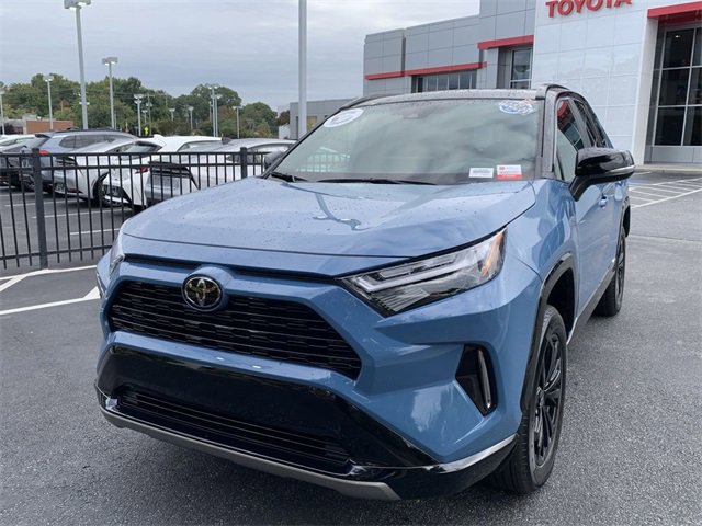 2025 Toyota RAV4 Hybrid XSE photo 2