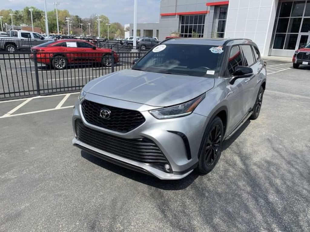 Used 2023 Toyota Highlander XSE Sport Utility