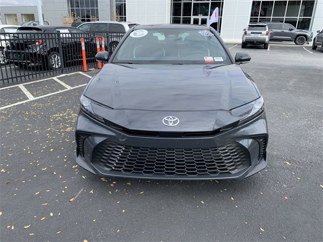 2025 Toyota Camry SE photo 3