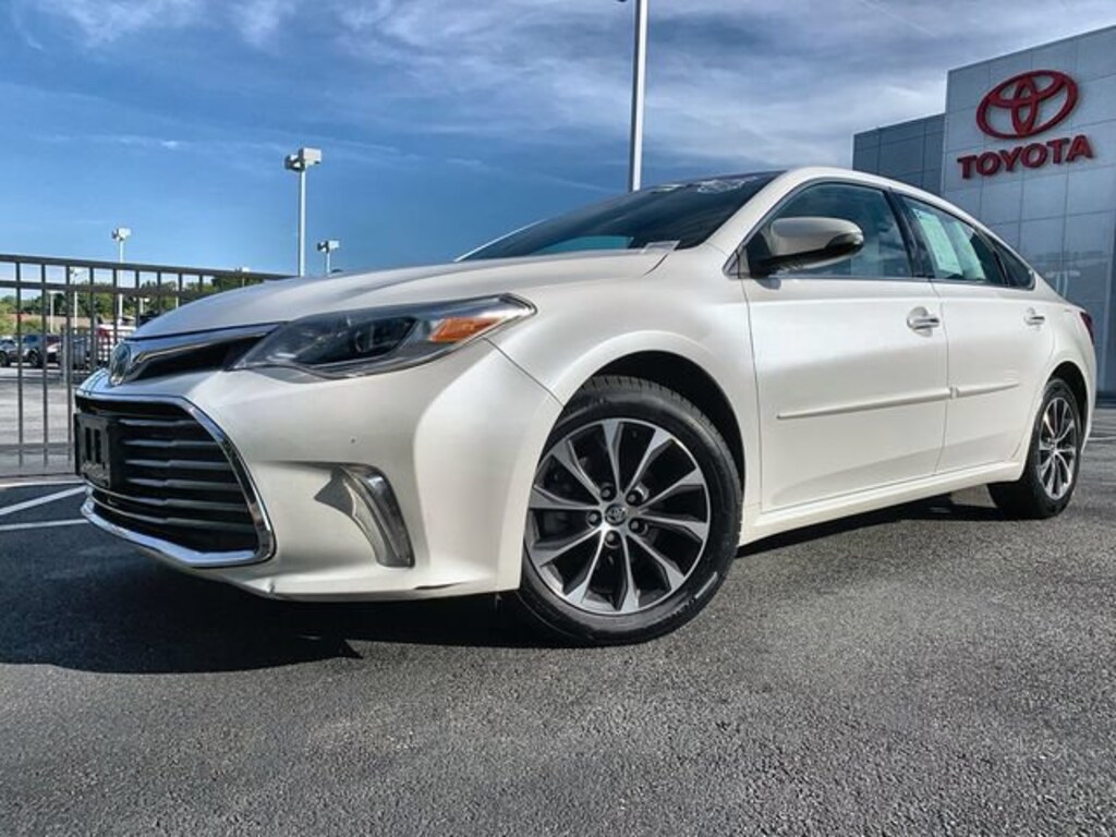 Used 2017 Toyota Avalon XLE Sedan