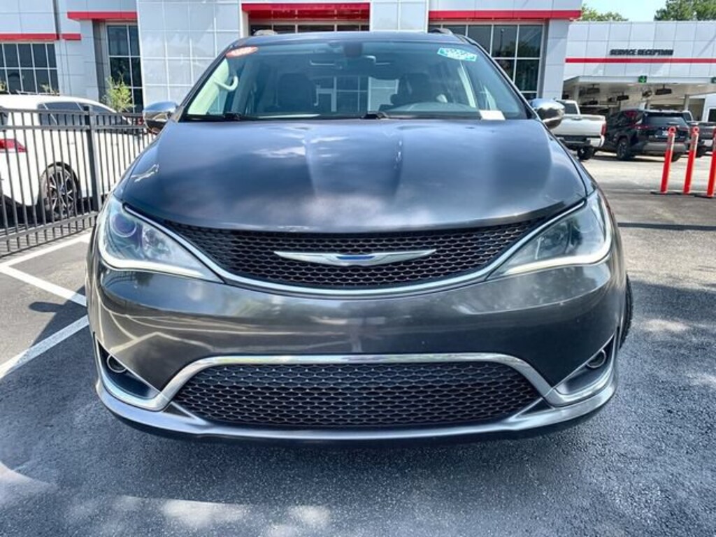 Used 2018 Chrysler Pacifica Limited Passenger Van