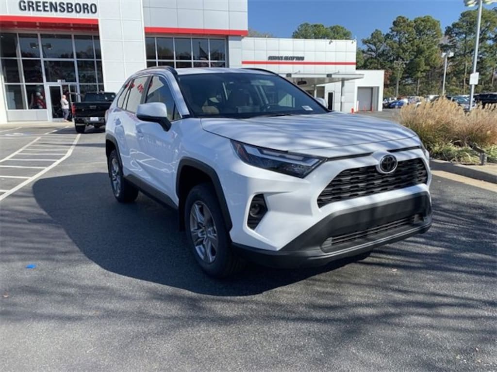 New 2025 Toyota RAV4 XLE XLE FWD SUV