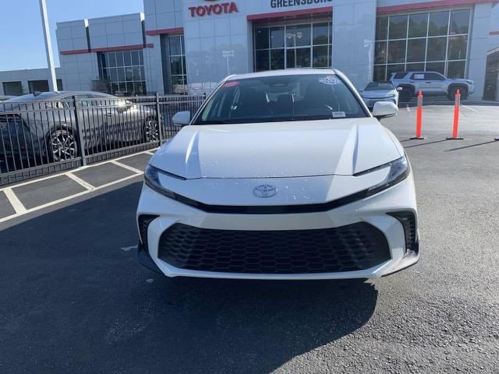 Used 2025 Toyota Camry SE Sedan