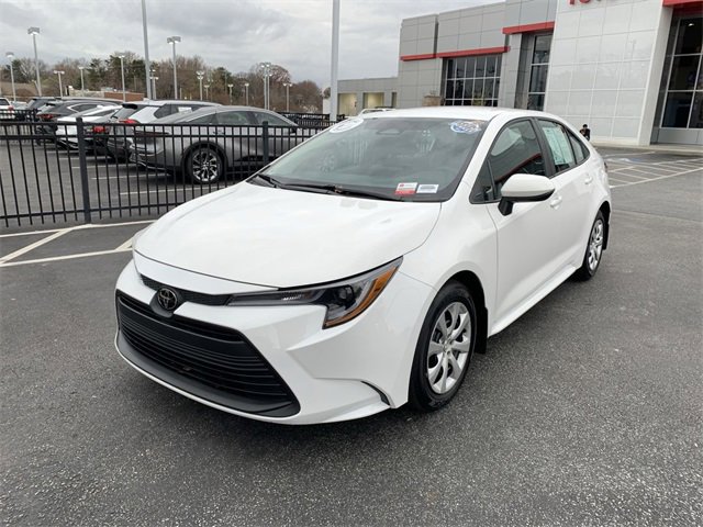 2025 Toyota Corolla LE photo 4