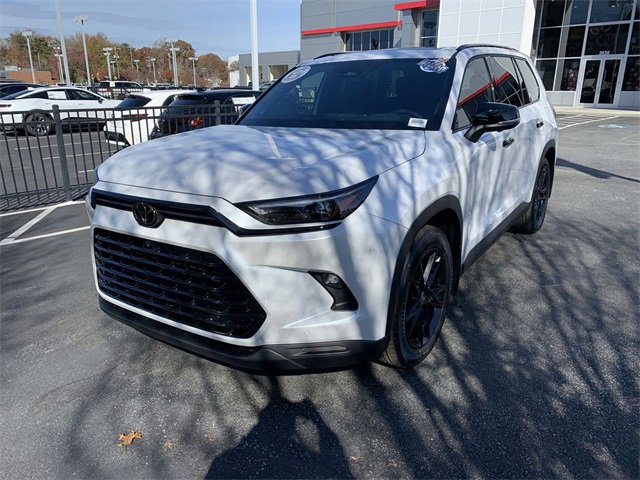 2025 Toyota Highlander Hybrid Limited photo 3