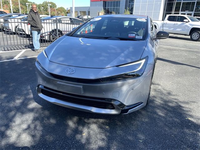 2025 Toyota Prius Plug-in Hybrid photo 4
