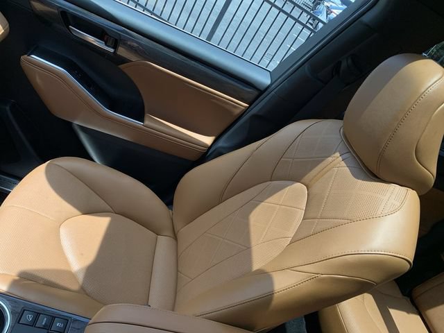 2025 Toyota Highlander Platinum - Photo 31