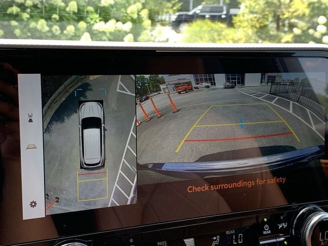 2025 Toyota Highlander Platinum - Photo 22
