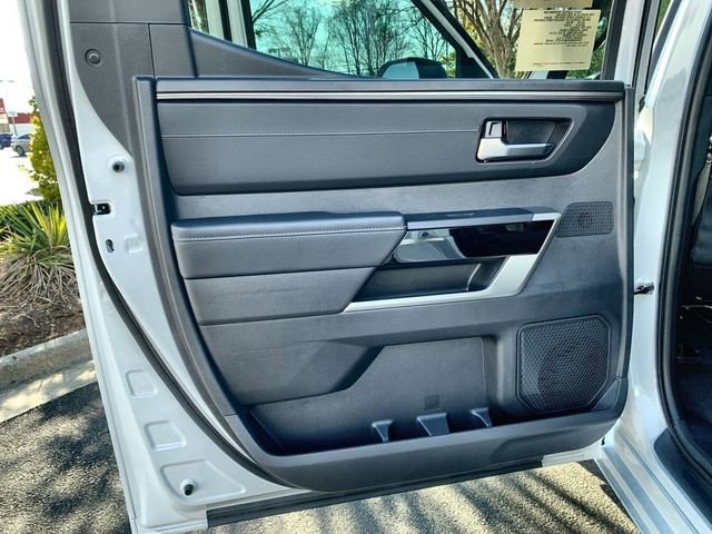 2026 Toyota Tundra Limited - Photo 15