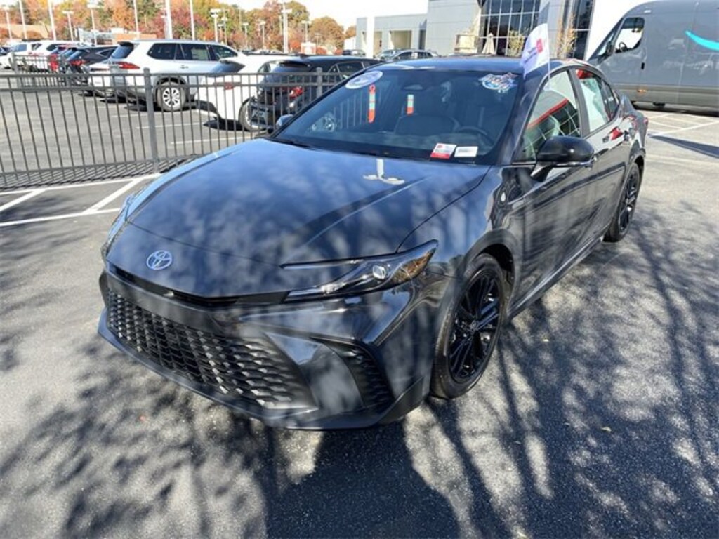 Used 2025 Toyota Camry SE Sedan