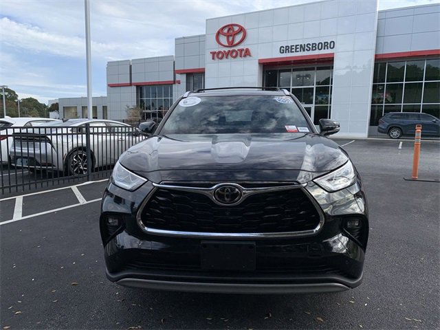 2022 Toyota Highlander Platinum photo 2
