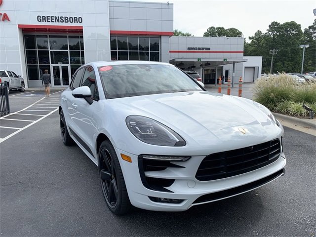 2017 Porsche Macan GTS photo 2