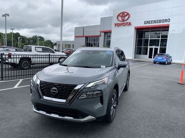 2023 Nissan Rogue Platinum FWD's photo