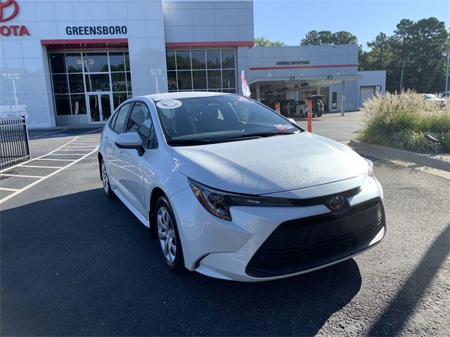 2025 Toyota Corolla LE photo 2