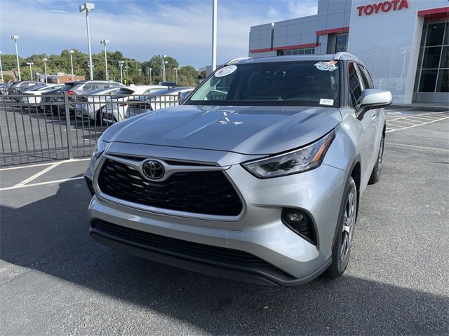 2023 Toyota Highlander XLE photo 4