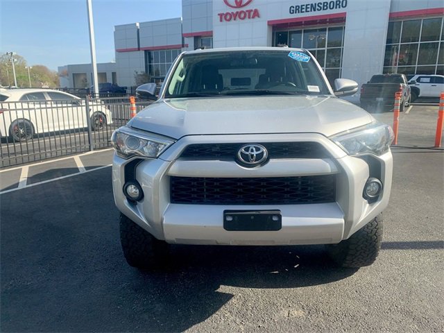 2018 Toyota 4Runner SR5 photo 3