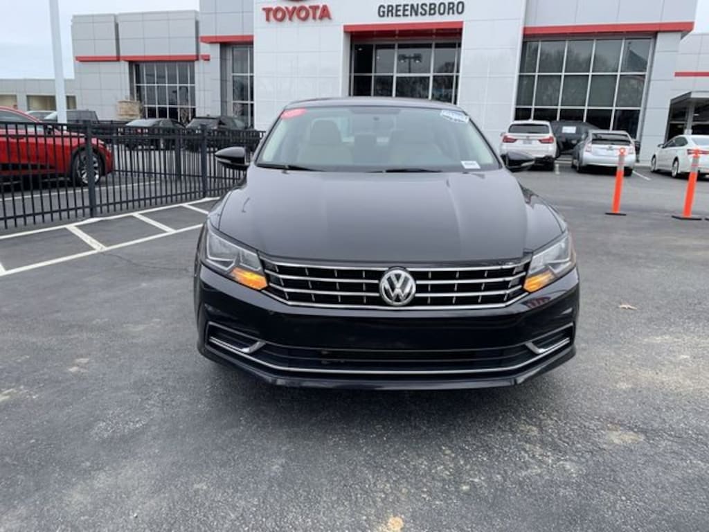 Used 2018 Volkswagen Passat 2.0T SE Sedan