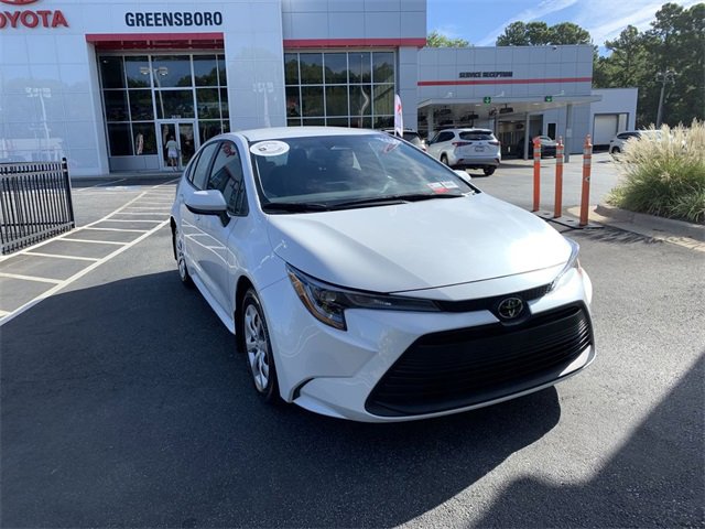 2025 Toyota Corolla LE photo 2