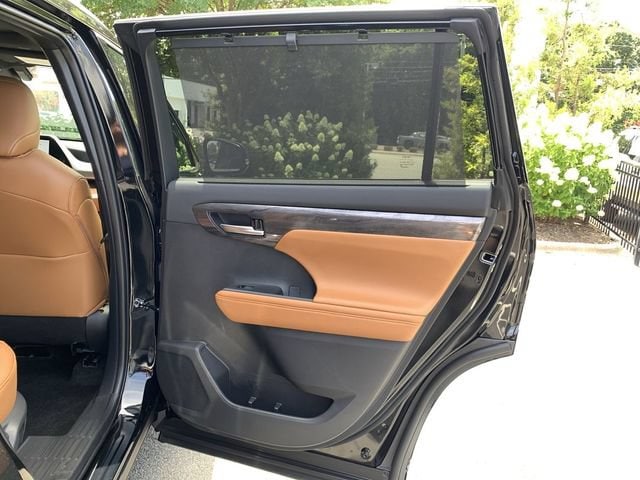 2025 Toyota Highlander Platinum - Photo 11