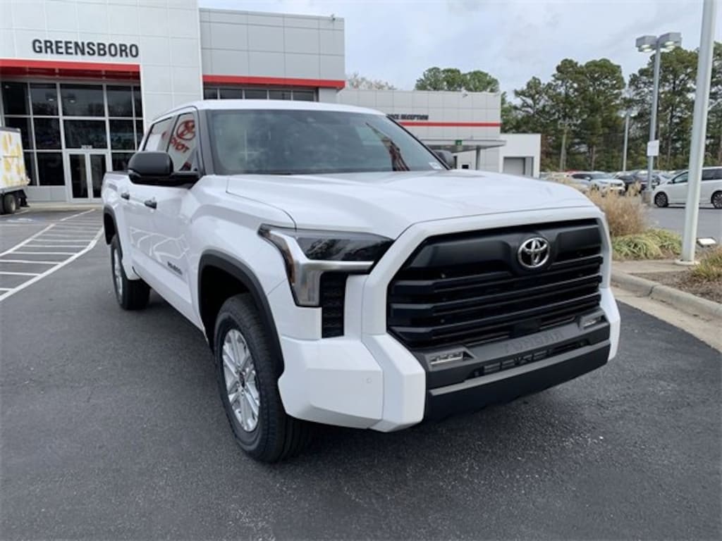 New 2026 Toyota Tundra SR5 SR5 CREWMAX 5.5