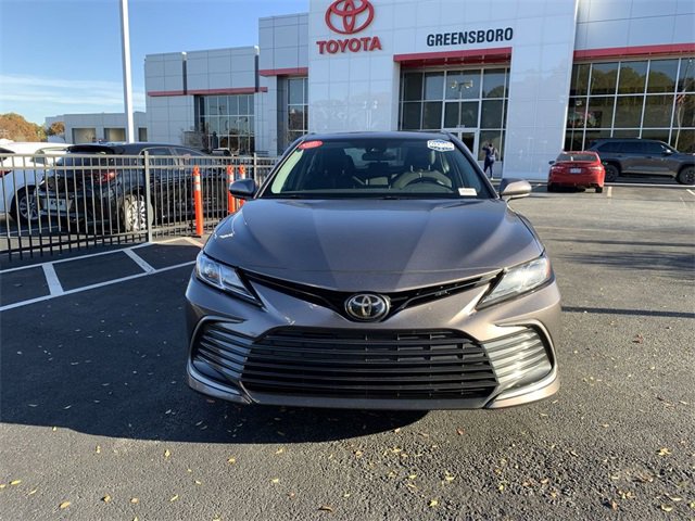 2021 Toyota Camry LE photo 3