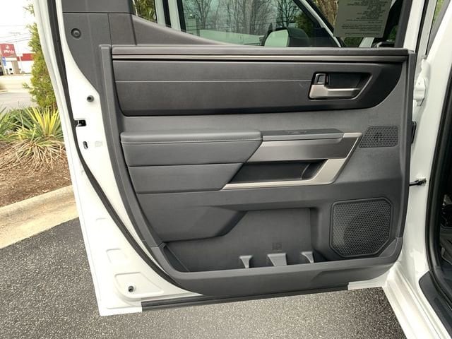 2026 Toyota Tundra SR5 - Photo 15