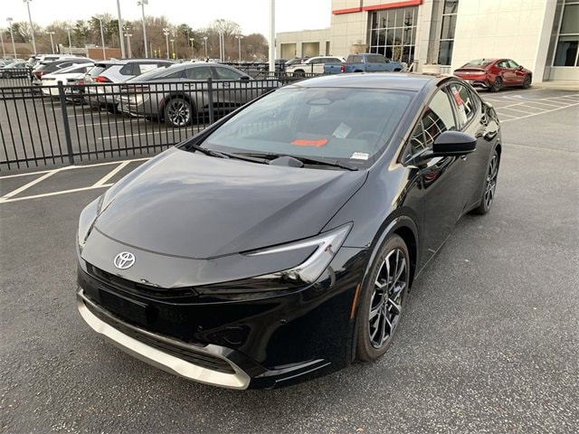 2025 Toyota Prius XSE Premium's photo