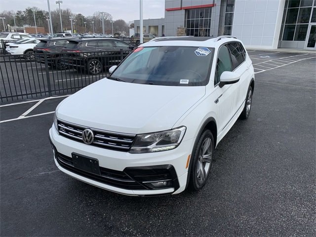 2019 Volkswagen Tiguan SEL R-Line's photo