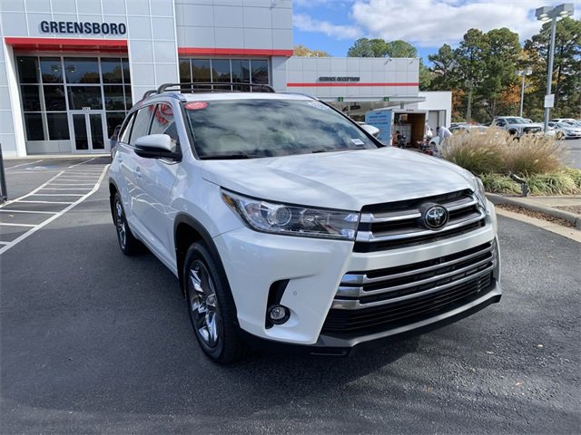 2019 Toyota Highlander Limited Platinum photo 2
