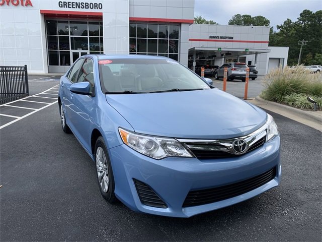 2012 Toyota Camry XLE photo 2