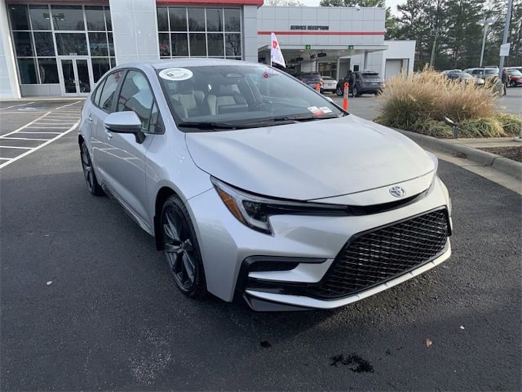 Used 2025 Toyota Corolla SE Sedan