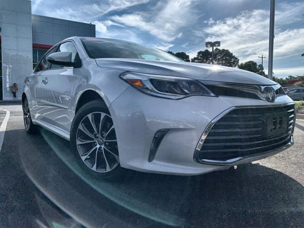 Used 2017 Toyota Avalon XLE Sedan